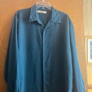 Tommy Bahama Men’s Long sleeved half zippered Eve silk shirt